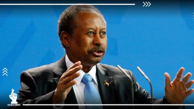 رغم الرفض الشعبي.. رئيس الوزراء السوداني: ملتزمون بالتطبيع مع إسرائيل